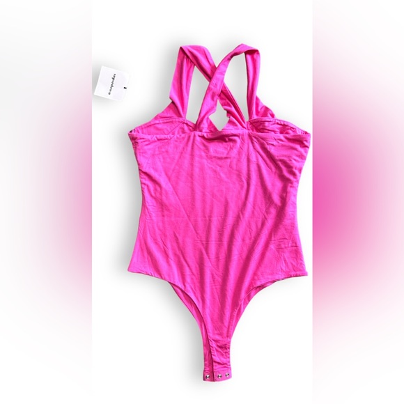 NWT REVOLVE Gene Cross Front Bodysuit in Pink
superdown 🔥Hot Item🔥 on preorder - Picture 7 of 9